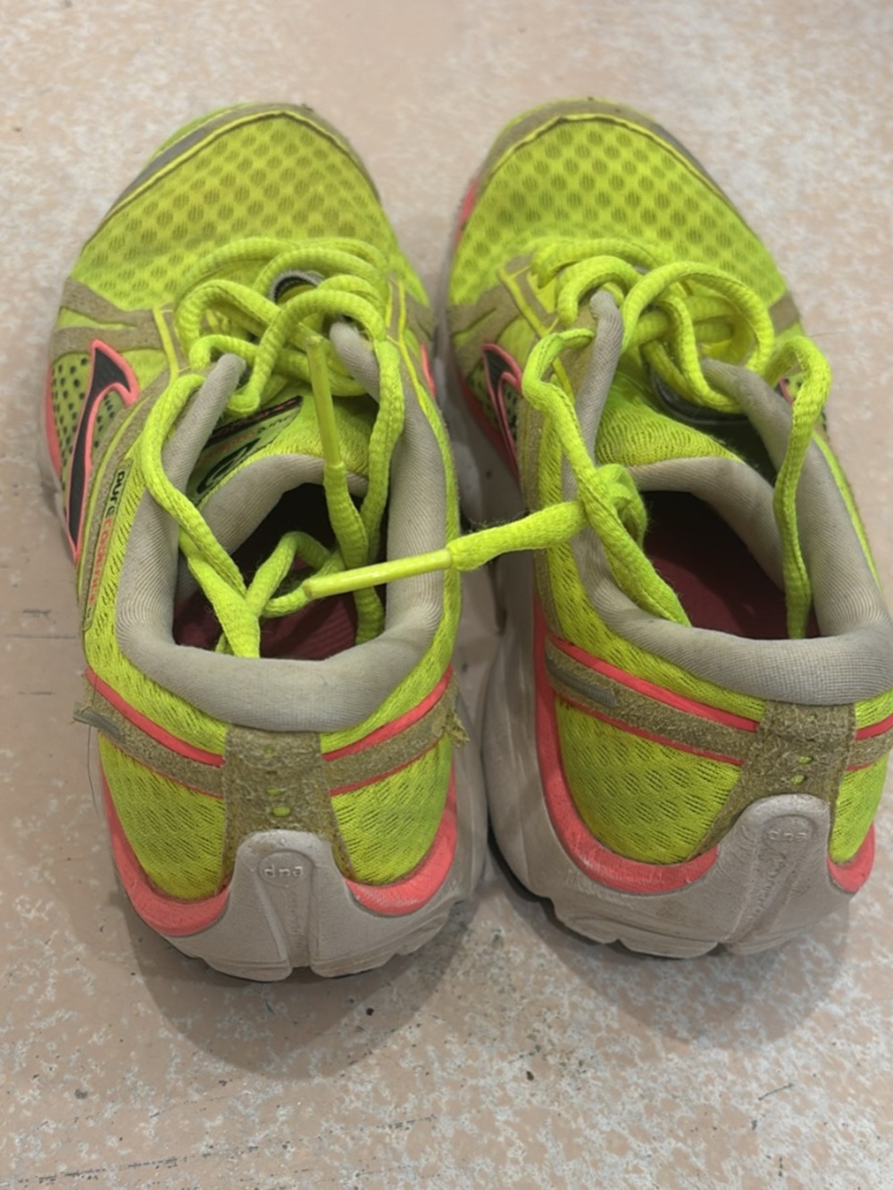 Brooks tennis shoes